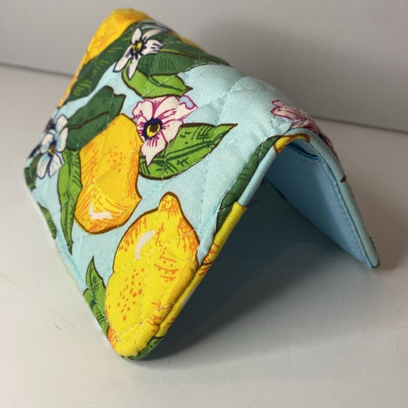 Vera Bradley RFID Small Bifold Wallet in Cotton, Lemon 🍋 Grove fabric NWT - Picture 4 of 11